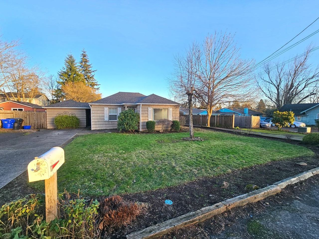 925 Laurel Ln - Photo 2 of 23