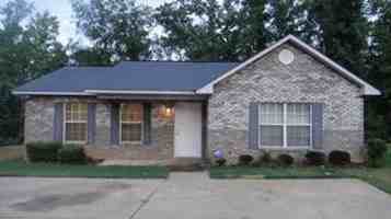 featured image of 2000 Longview Ct