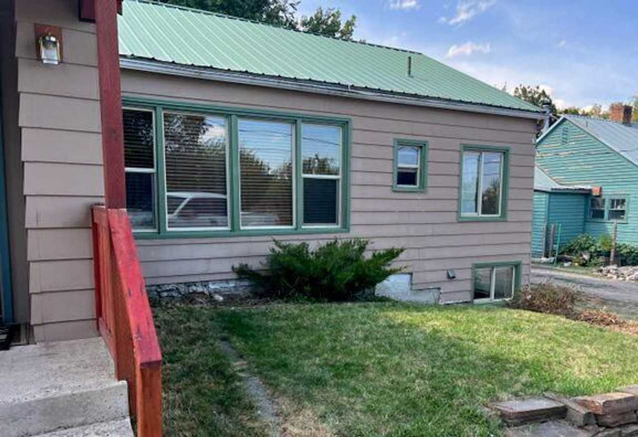 211 Wall St S - Photo 2 of 41