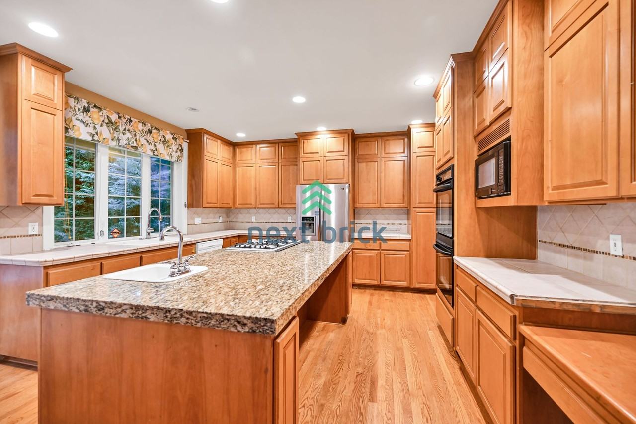 13819 Se 76th Pl - Photo 2 of 24