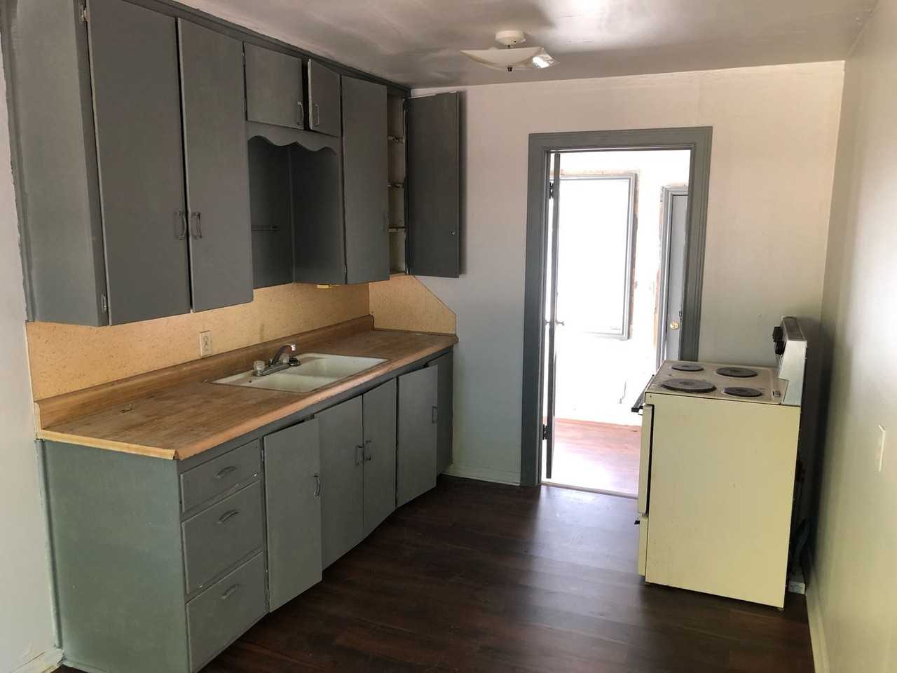 419 Sw 3rd St #421 - Photo 2 of 11