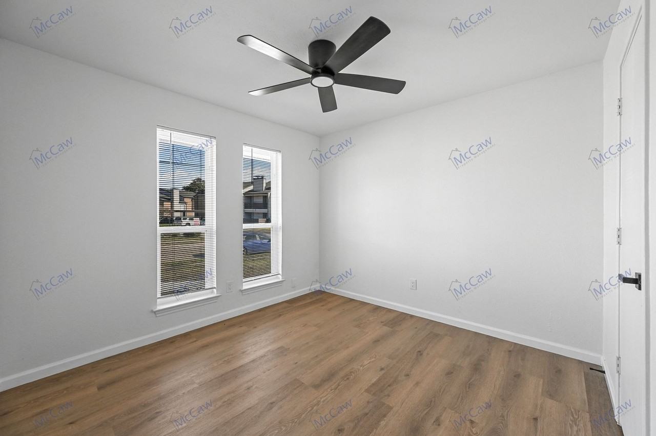 2832 Townbluff Dr - Photo 2 of 19