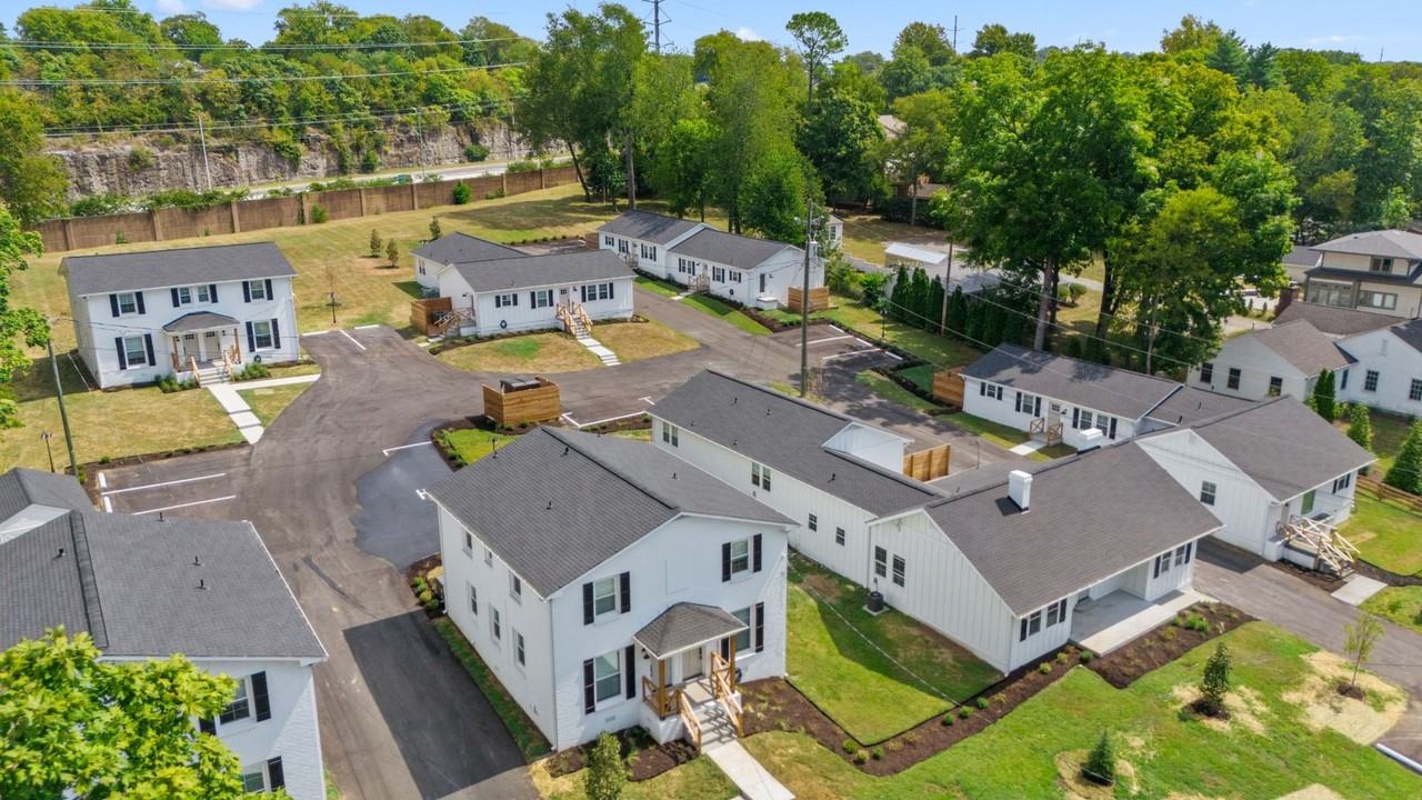 2130 Sharondale Dr - Photo 4 of 18