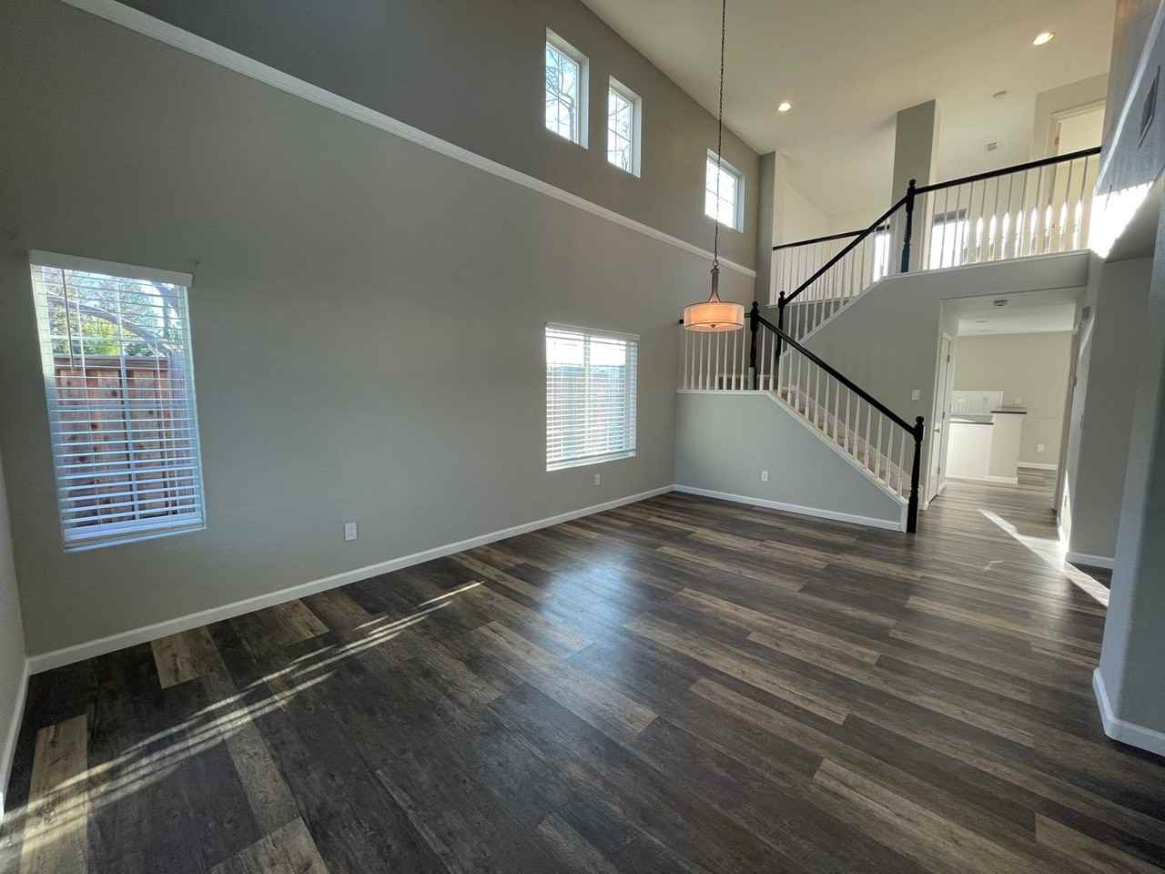132 Tatiana Ct - Photo 2 of 24