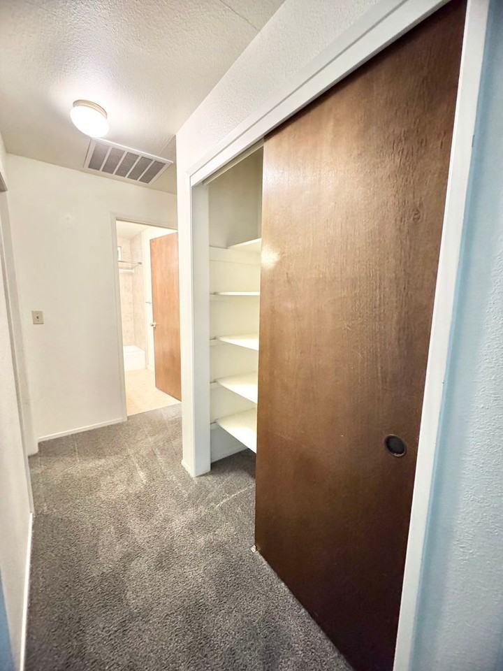 2300 Notre Dame Blvd - Photo 6 of 13