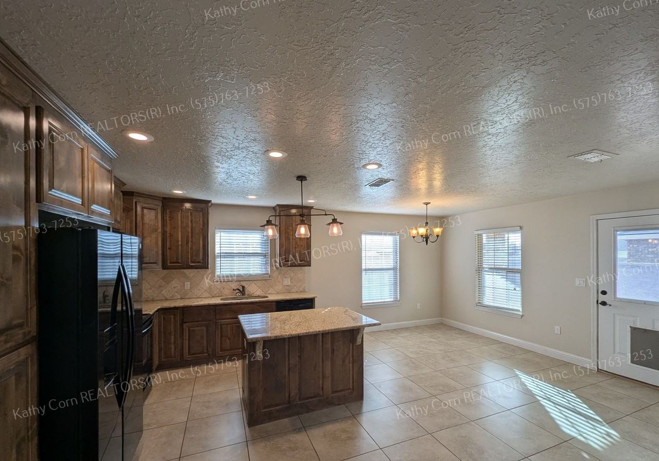 105 Carmel Ln - Photo 7 of 37