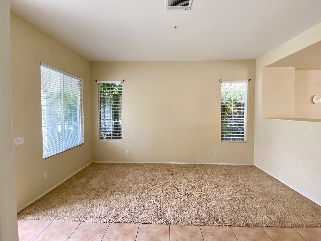 5485 Dunbar Dr - Photo 3 of 50