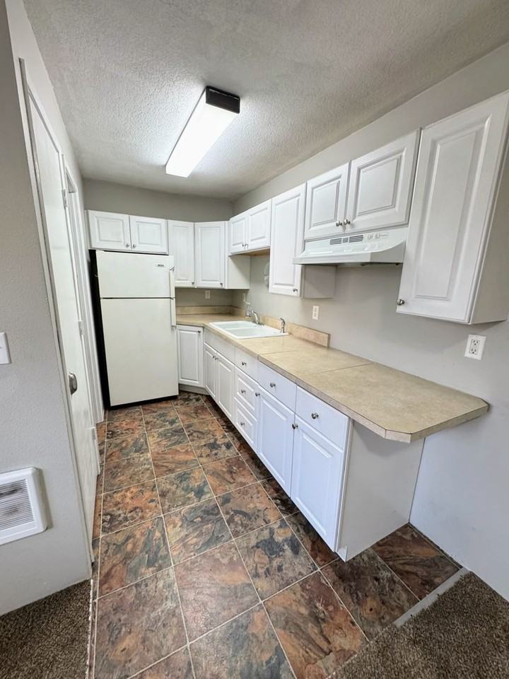 925 Laurel Ln #ADU - Photo 5 of 12