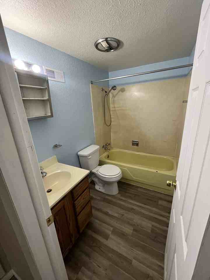 1021 East Broadway Street - Photo 3 of 6