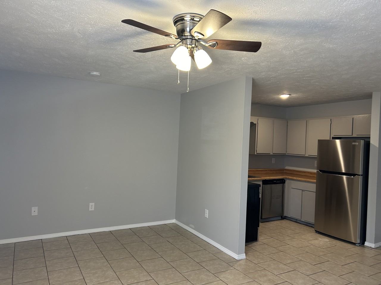 174 Brooke Lynn Dr, Apt. B - Photo 3 of 8