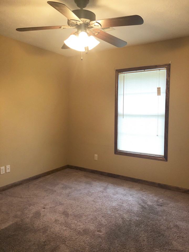 Mossy Manor I - Photo 3 of 5