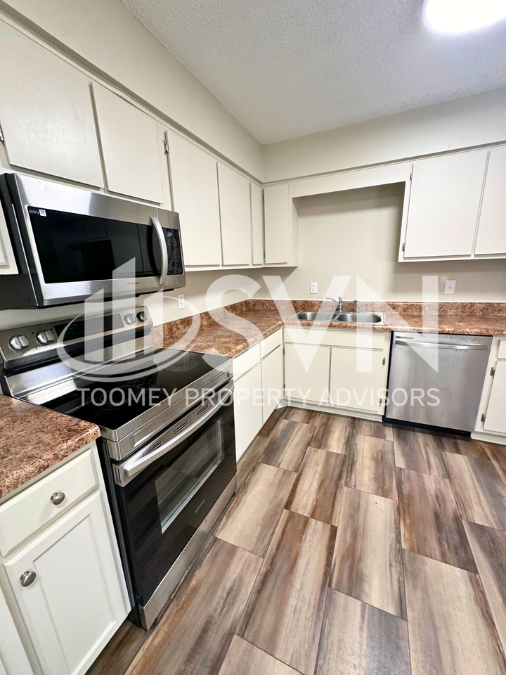 MLK Manor- 2027 Dr MLK Jr Ave - Photo 3 of 35