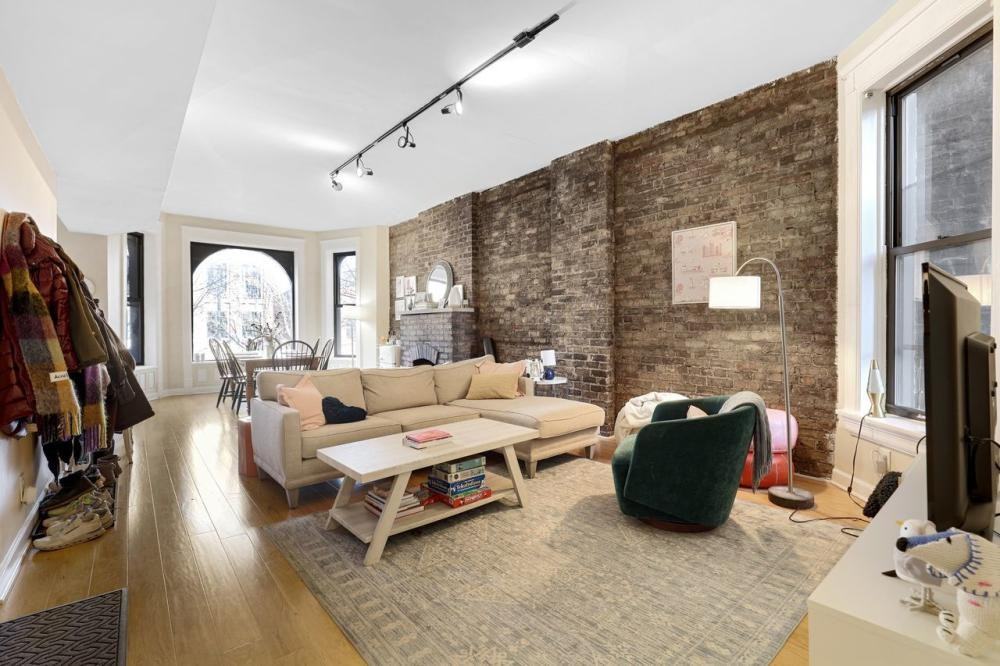 2241 N Halsted St - Photo 2 of 10