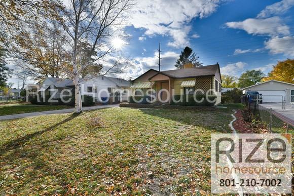 763 Colorado St W - Photo 2 of 19