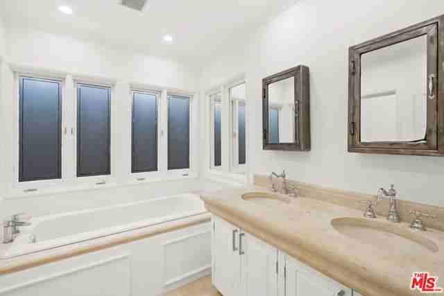 318 Huntley Dr - Photo 2 of 8