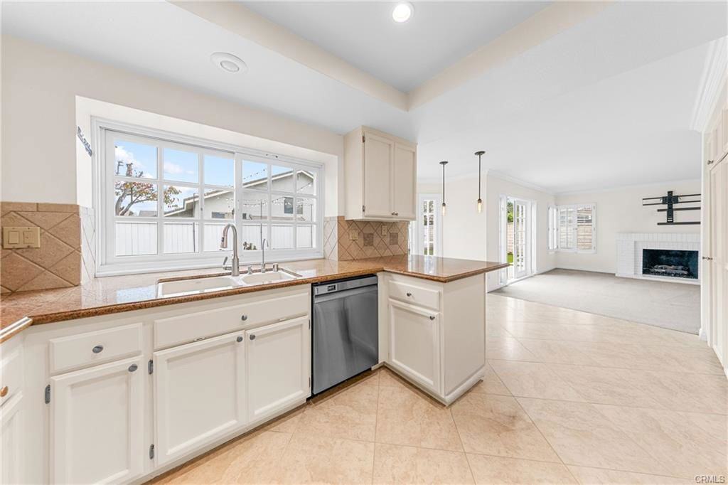 1014 Begonia Ave - Photo 2 of 8