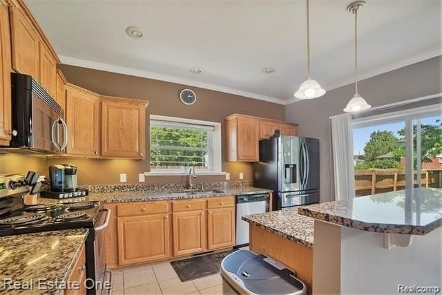 2043 Vermont Dr - Photo 3 of 29