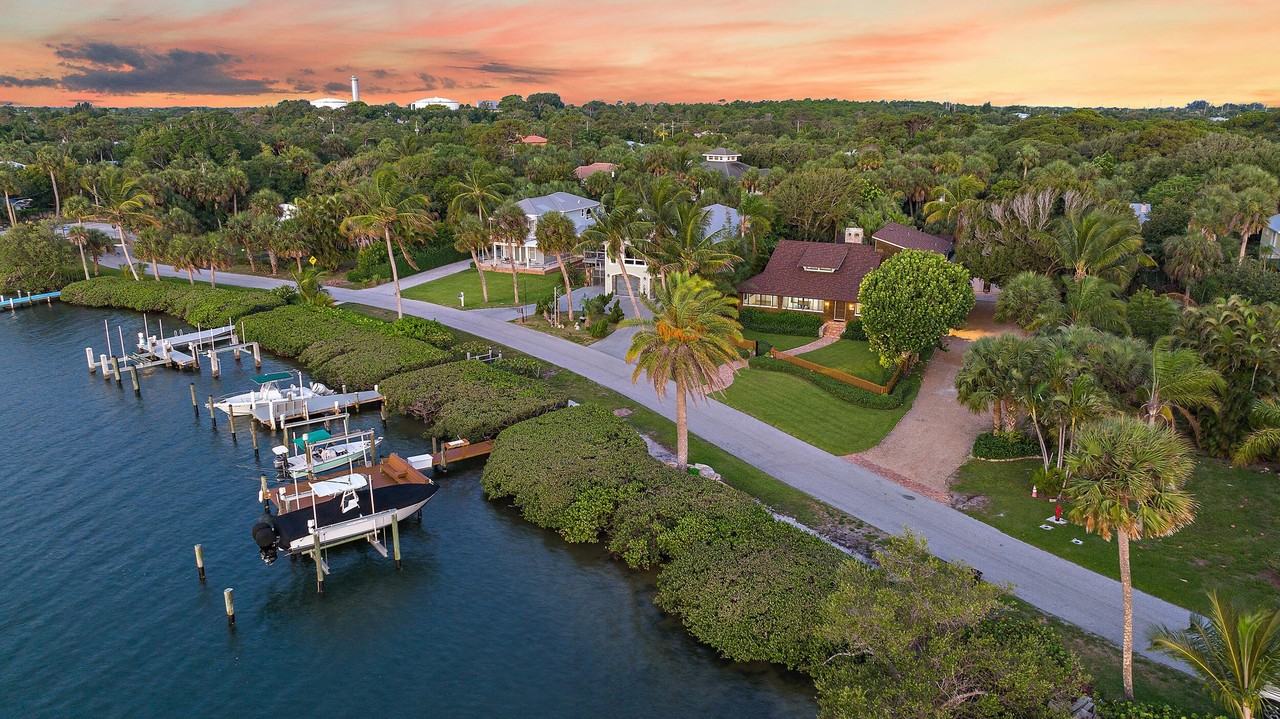 12140 Se Indian River Dr N - Photo 2 of 50