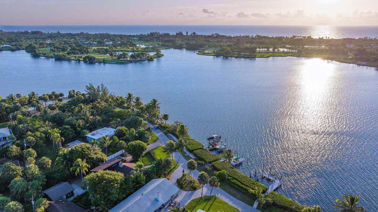 12140 Se Indian River Dr N - Photo 5 of 50