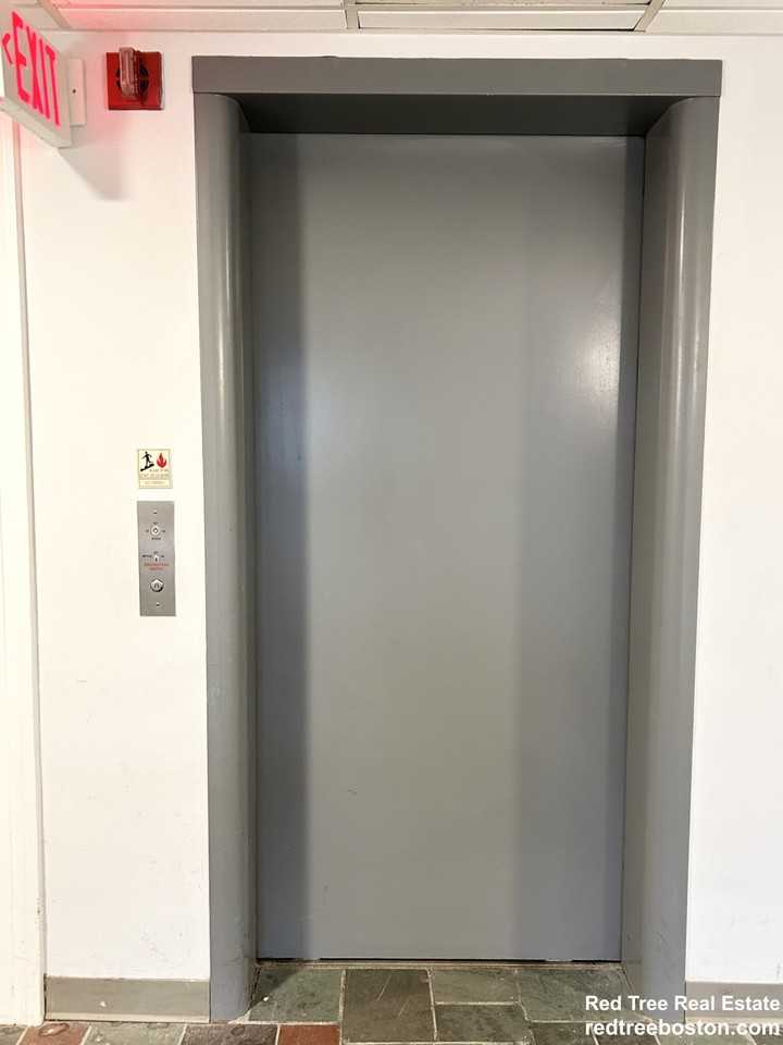 2018 Commonwealth Ave #33 - Photo 2 of 7