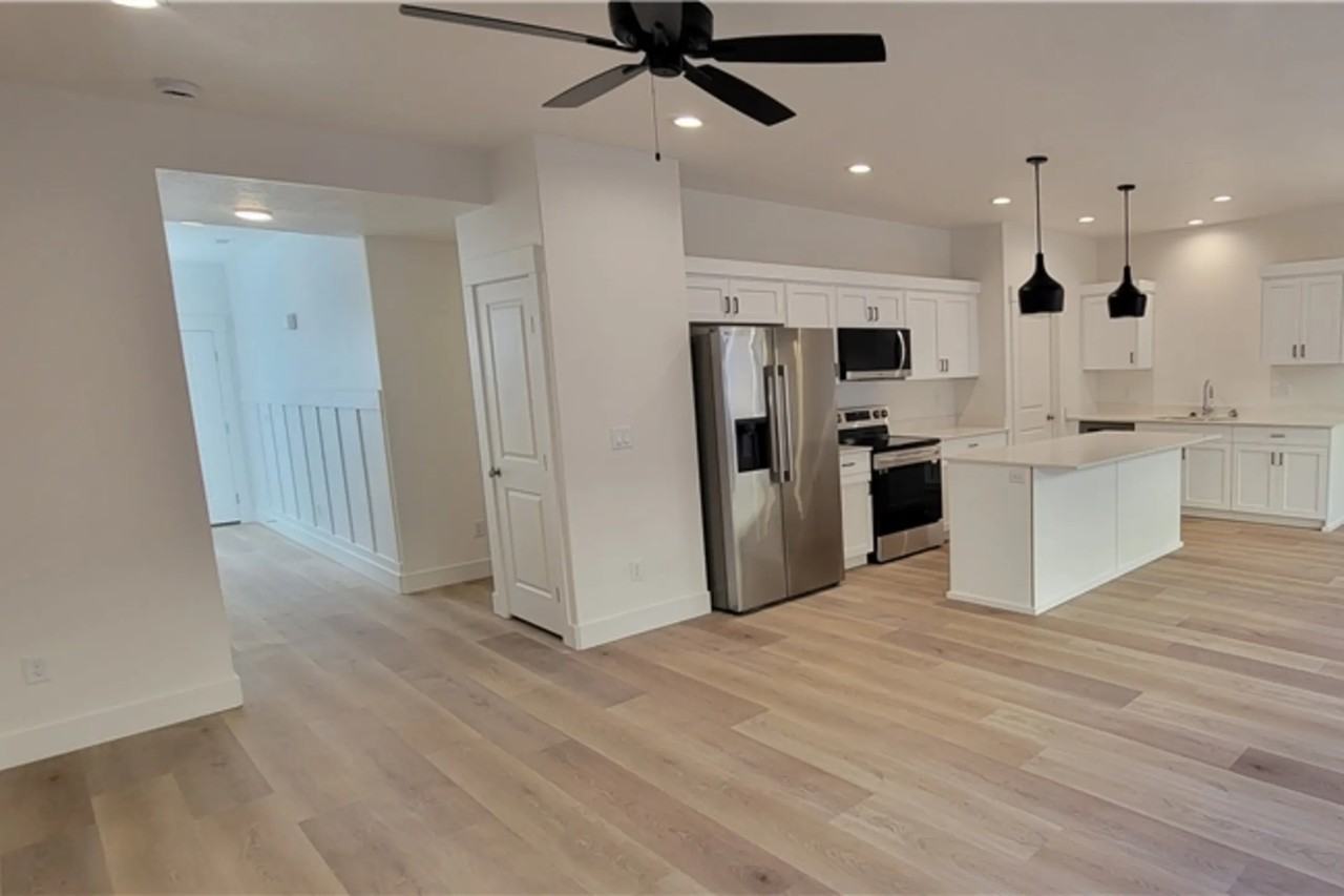 2070 W 1600 S - Photo 3 of 15