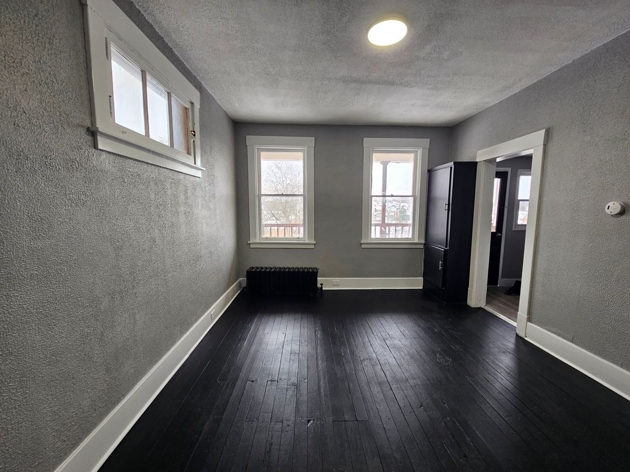 335 Quincy Ave - Photo 2 of 11