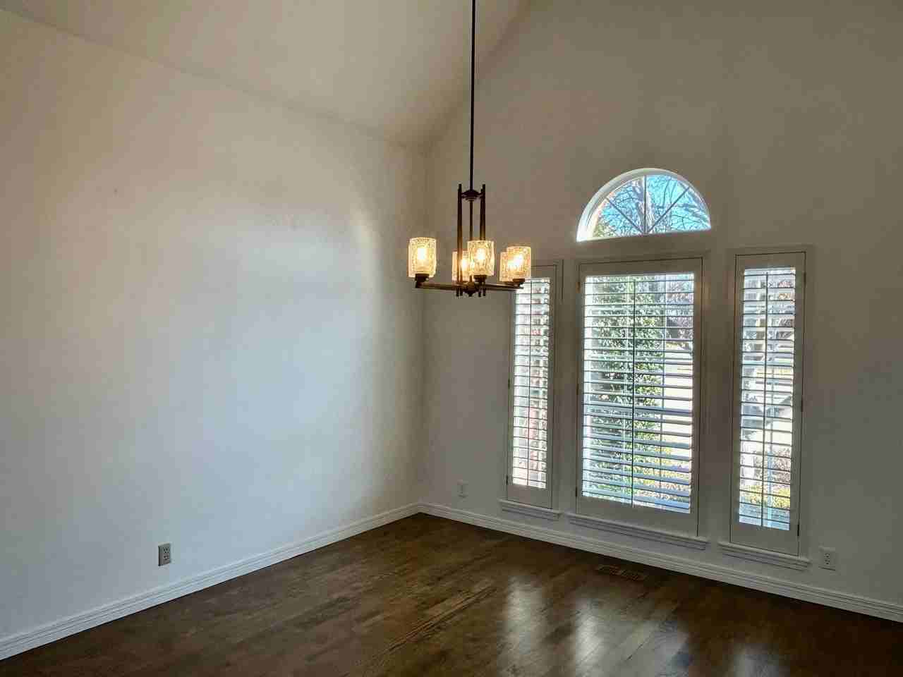 3712 S Orange Cir - Photo 5 of 32