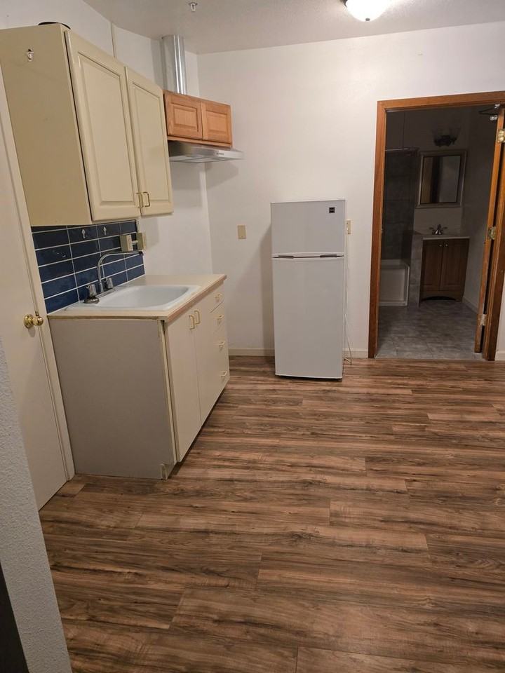 181 Nw Bunnell Ave - Photo 2 of 8