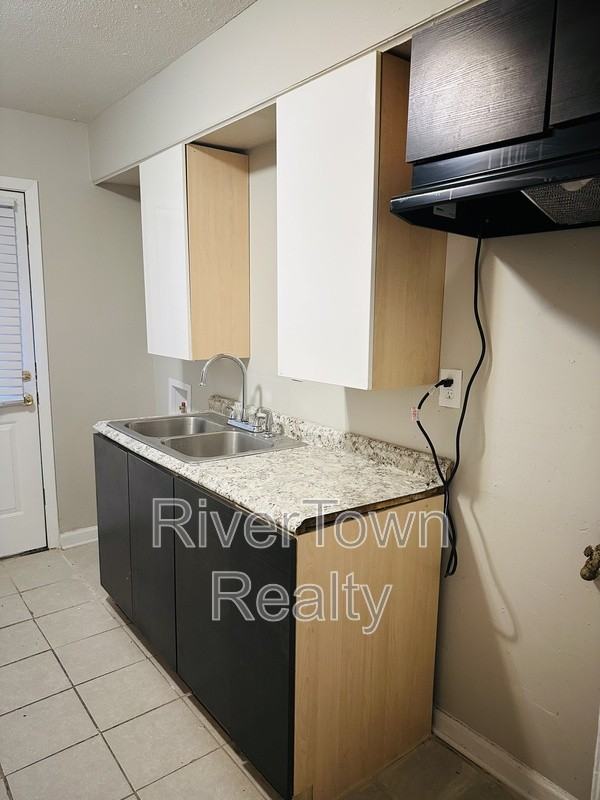 3253 Ford Rd - Photo 2 of 7
