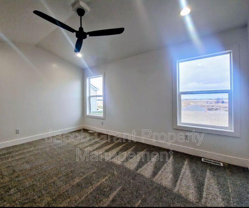 7132 S 9th W - Photo 5 of 21