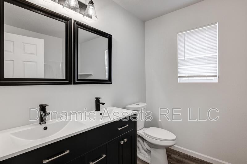 102 S Walnut St - Photo 6 of 27