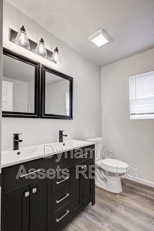 102 S Walnut St - Photo 7 of 27