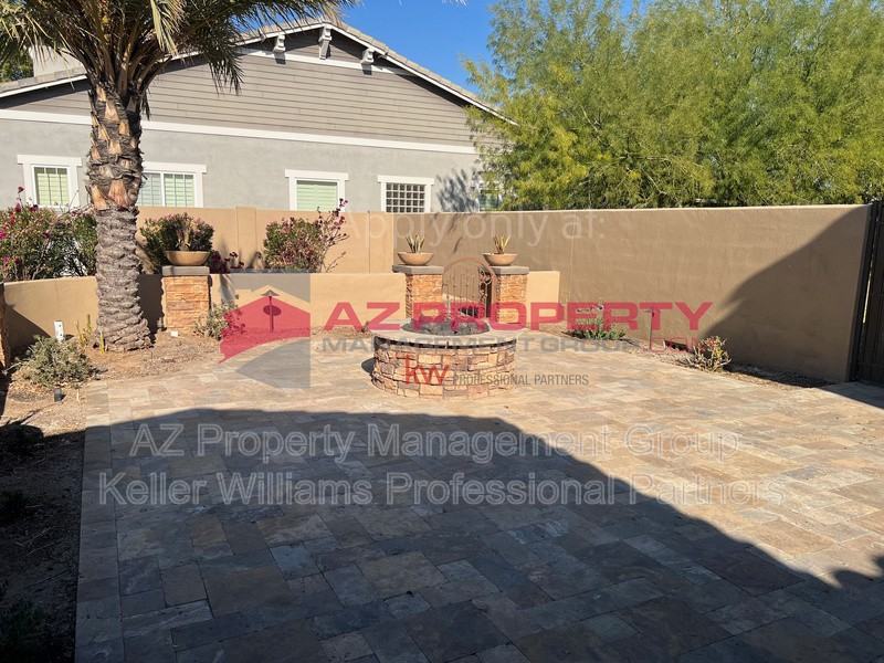 12549 N 152nd Dr - Photo 3 of 27