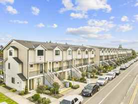 2329 Allenmore Brownstonesstate Street - Photo 1 of 1