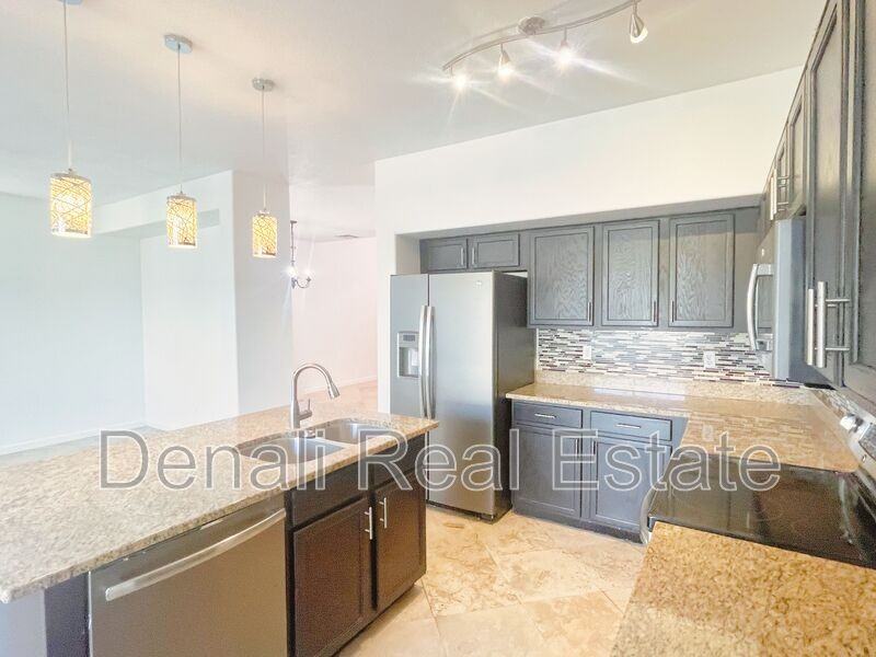 2211 S Harper - Photo 7 of 27