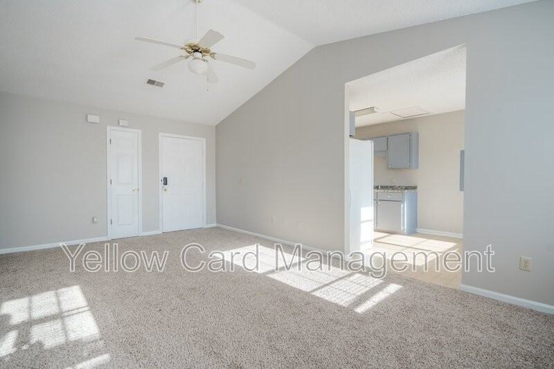 82 Crosby Dr - Photo 4 of 28