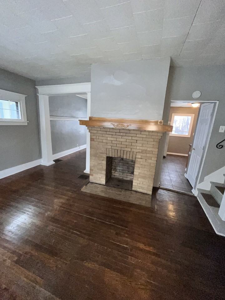 79 Henrietta Ave - Photo 2 of 13