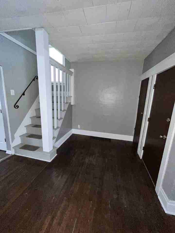 79 Henrietta Ave - Photo 3 of 13