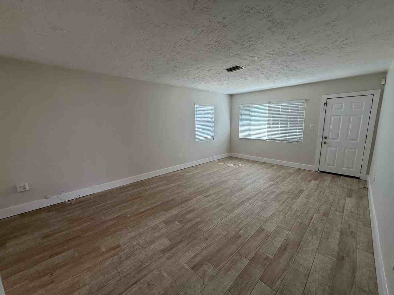 210 Martin Luther King Jr Ave W - Photo 3 of 13