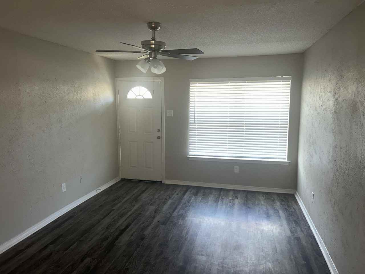 312 Cedar St - Photo 3 of 8