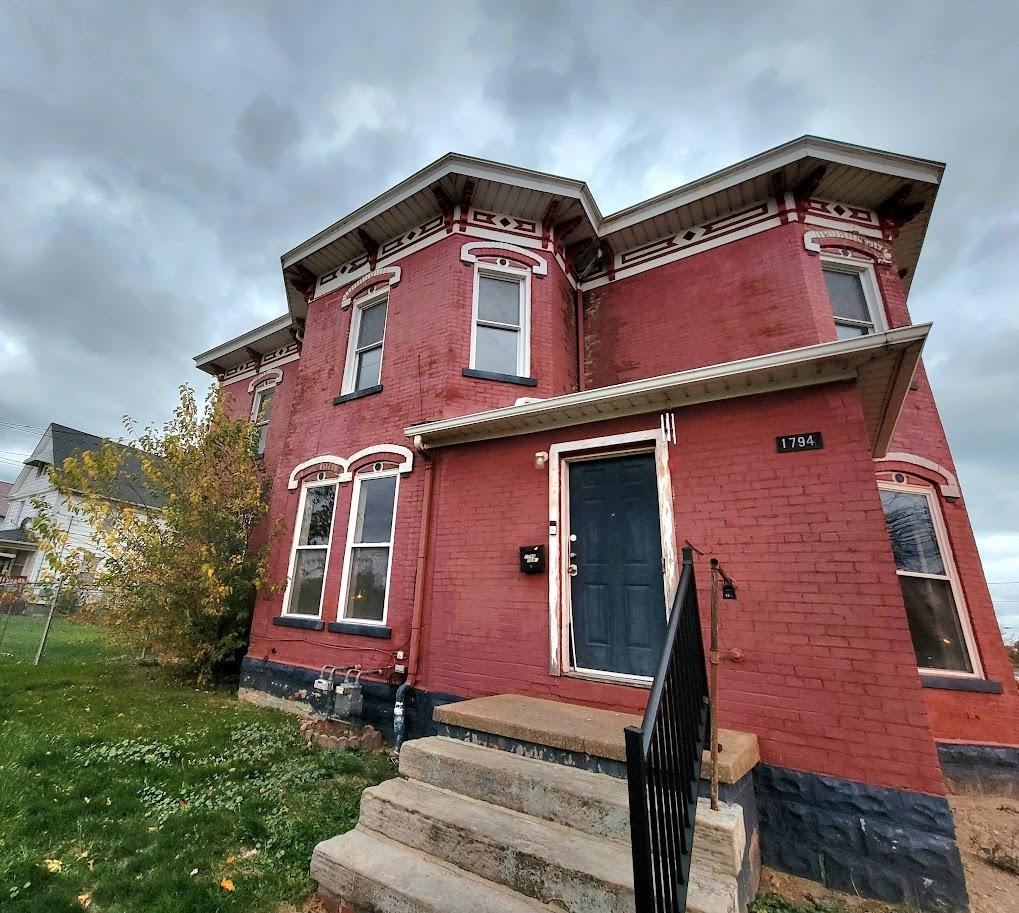 1794 Livingston - Photo 2 of 25