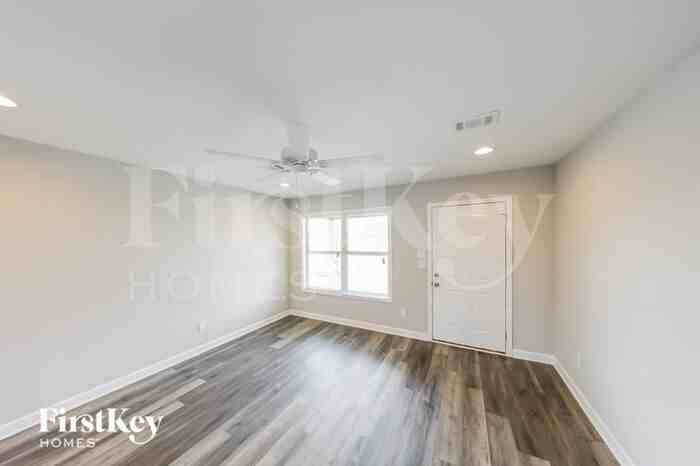 155 Castlebar Cir - Photo 3 of 13