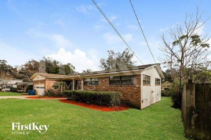 3923 Yarborough Dr - Photo 2 of 16