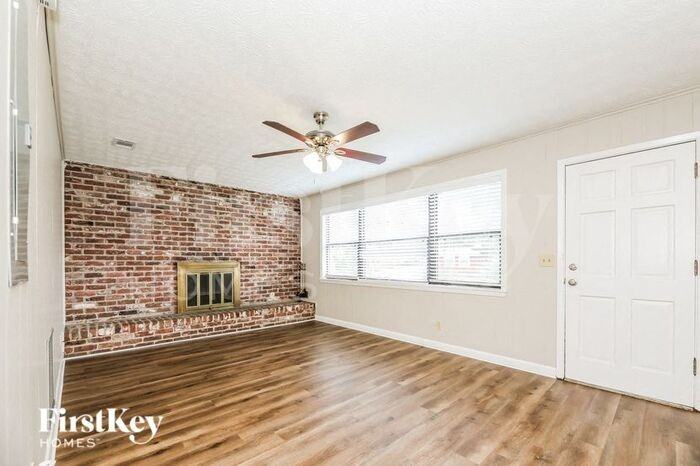 3923 Yarborough Dr - Photo 3 of 16