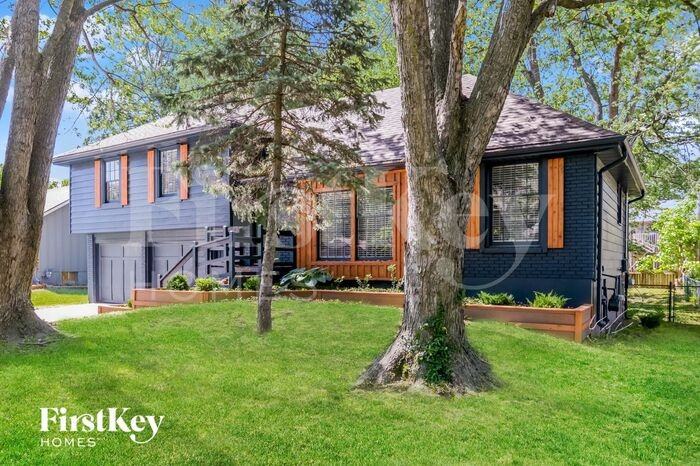 1219 Ne 80th Ter - Photo 2 of 15