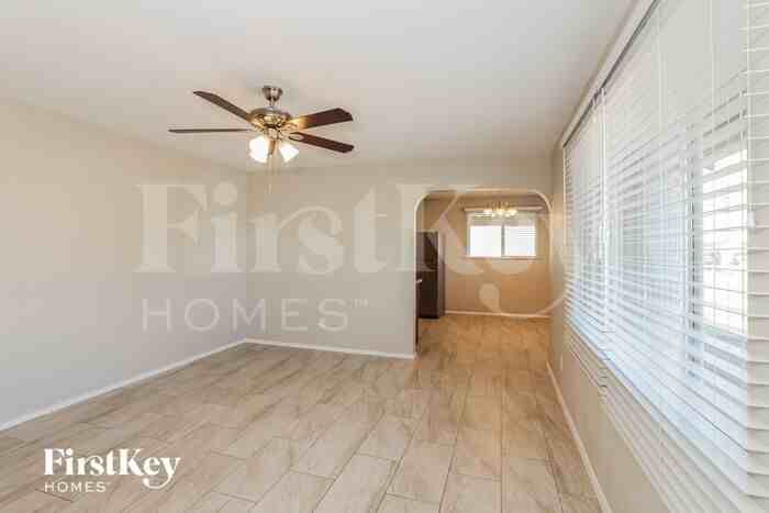 8722 N 30th Dr - Photo 3 of 15