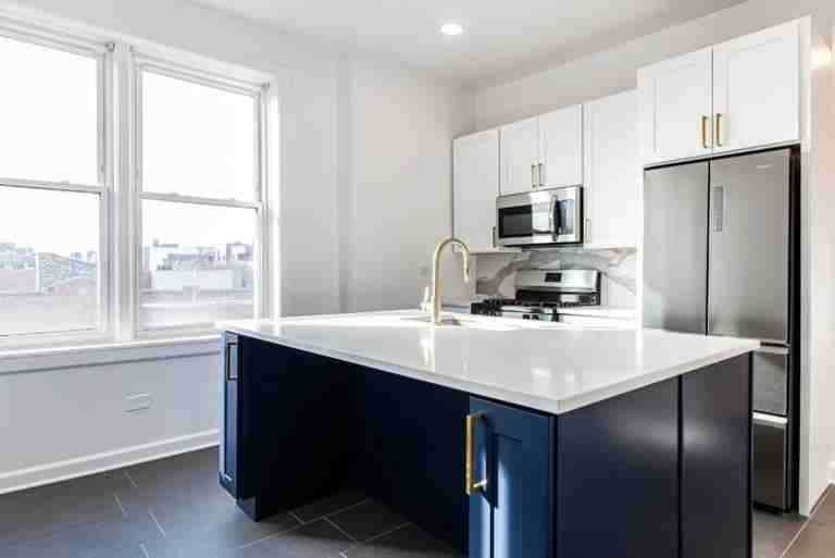 2350 W Charleston St #2R