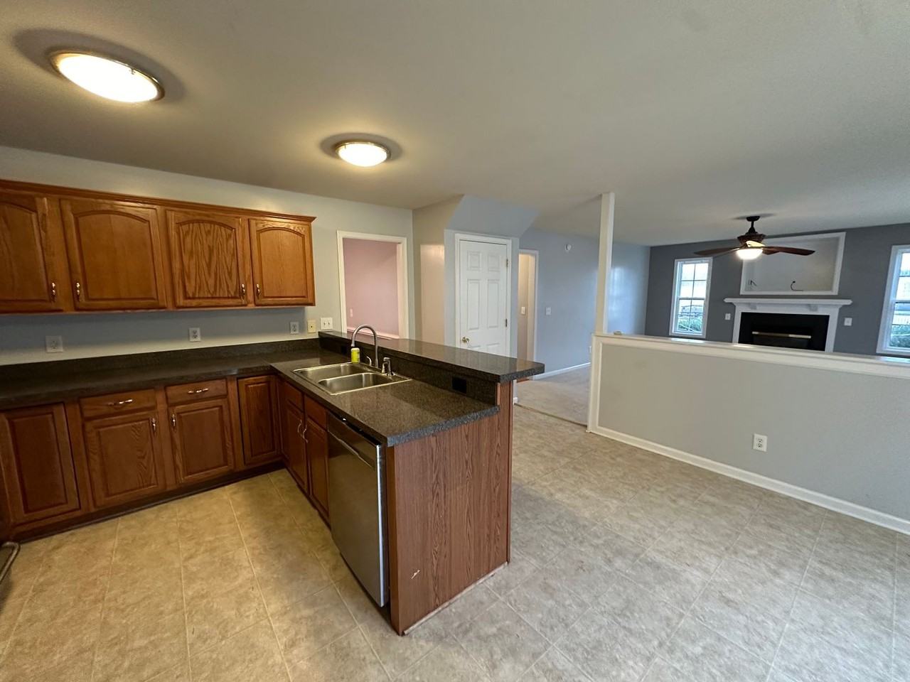 303 Princess Anne Cir - Photo 5 of 24