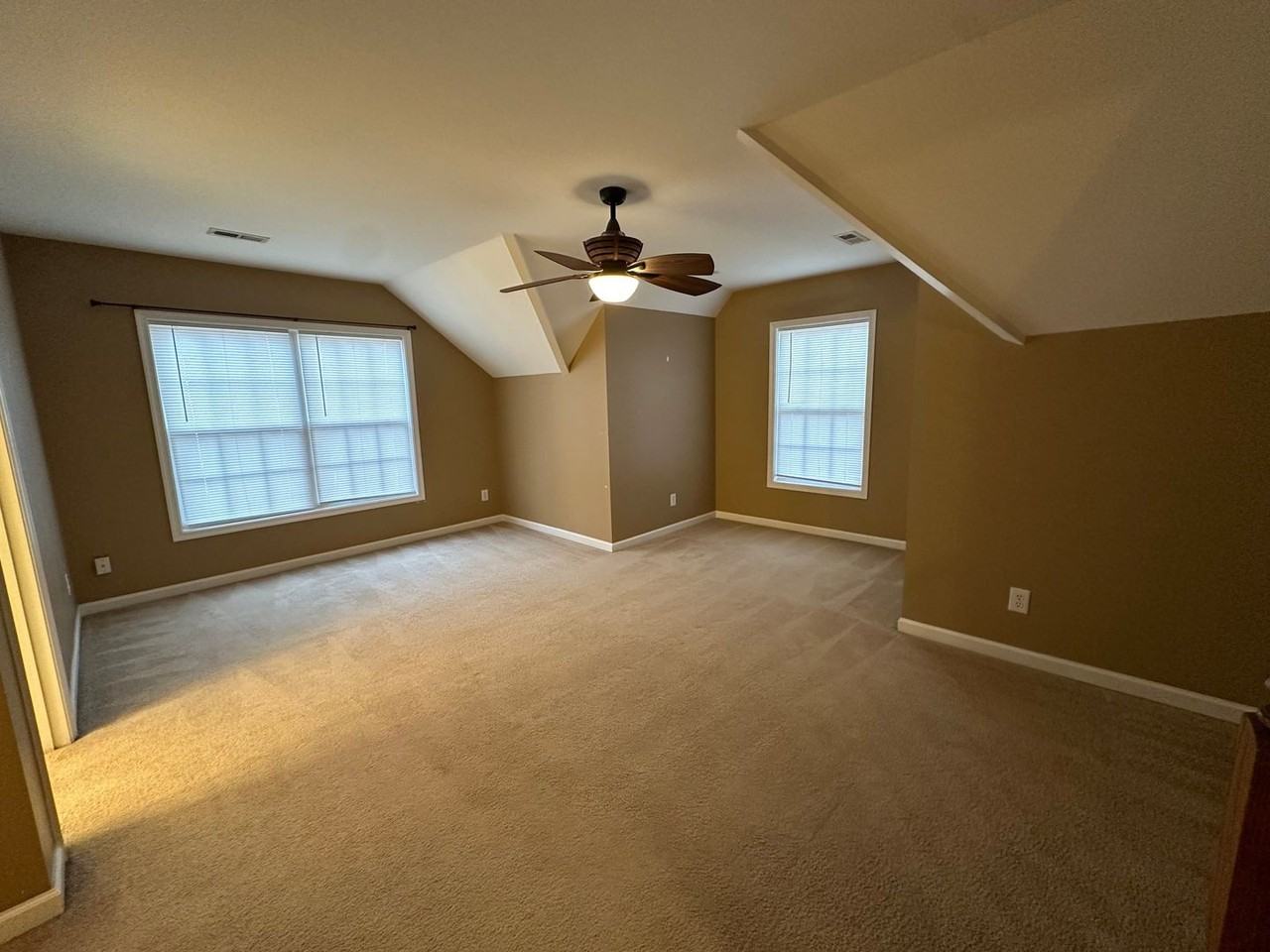 303 Princess Anne Cir - Photo 7 of 24
