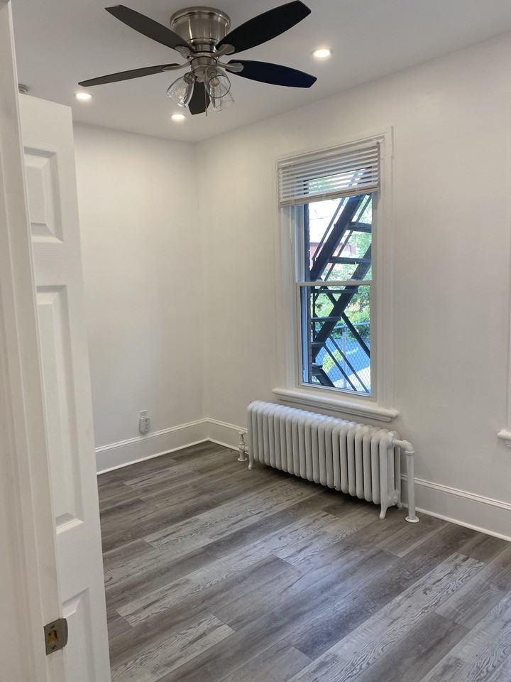 471 Somerset Street West #2 - Photo 4 of 9